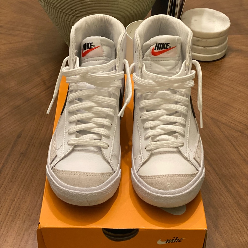 Nike Blazer Mid ‘77 Vintage | Size 5 Youth or Size 6.5 Women | Black/White